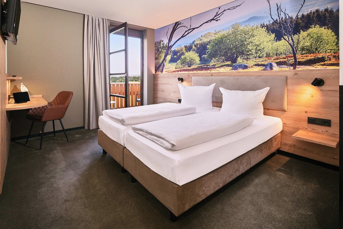 Chambre Confort double | Salle de bain | Douche, articles de toilette (gratuits), séchoir à cheveux