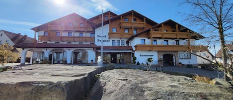 Esterni