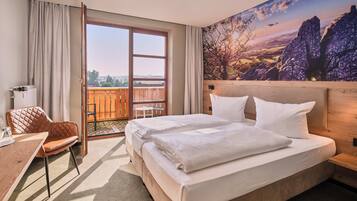 Desk, cots/infant beds, free WiFi, bed sheets