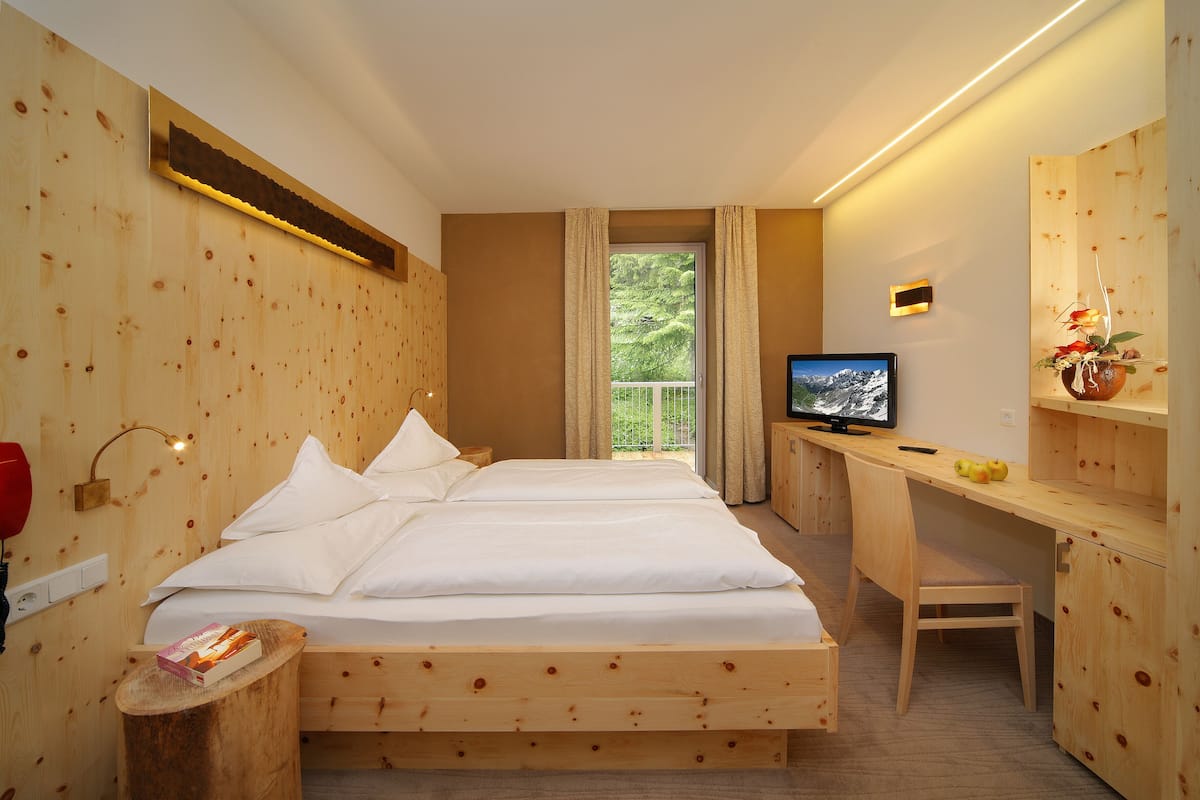 Standard Room (Waldruhe A) | 1 bedroom, in-room safe, blackout curtains, free WiFi