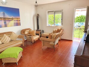 Fireplace - Vila Maria by Host-Point (Almada)