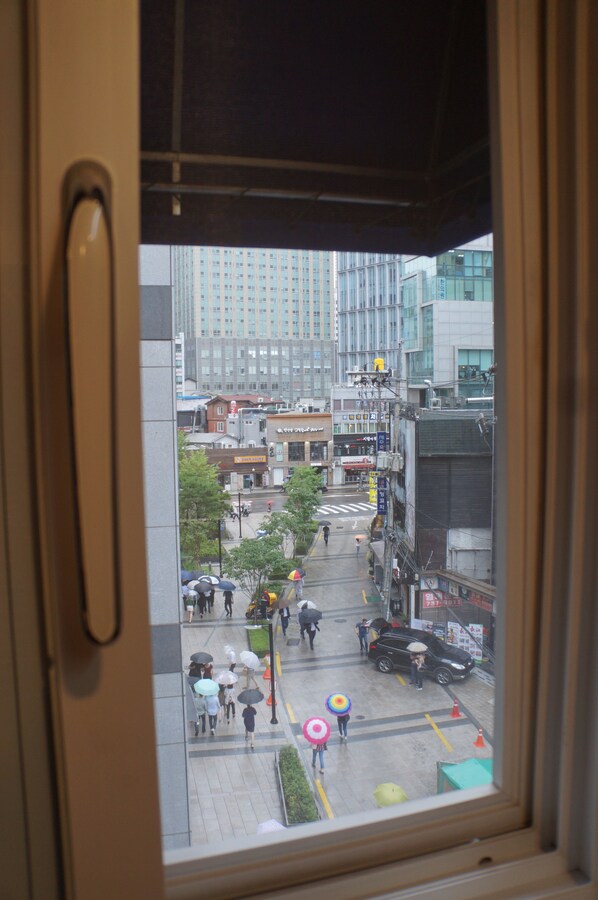 Twin Room (Bunk Bed) | View from room - Soosong Guesthouse gwanghwamun Myeongdong (Seoul)
