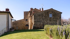 Front of property - Baciano Azienda Agrituristico Venatoria (Capolona)
