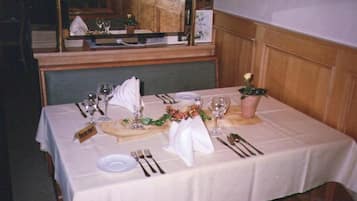 Serveert diner, Duitse gerechten