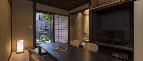 Casa adosada tradicional (Japanese Style, for 7) | Caja fuerte, escritorio, sistema de insonorización y wifi gratis