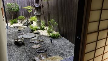 Maison mitoyenne Traditionnelle (Japanese Style, for 7) | Coffres-forts dans les chambres, bureau, chambres insonorisées