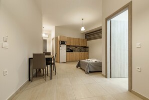 Apartamento, 1 quarto | Cofres nos quartos, quartos à prova de som