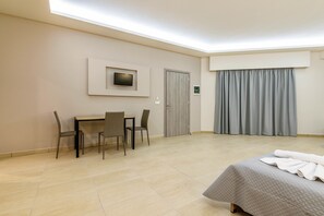 Studio | In-room safe, soundproofing, iron/ironing board, free cribs/infant beds - Irene Studios & Apartments (Zakynthos)