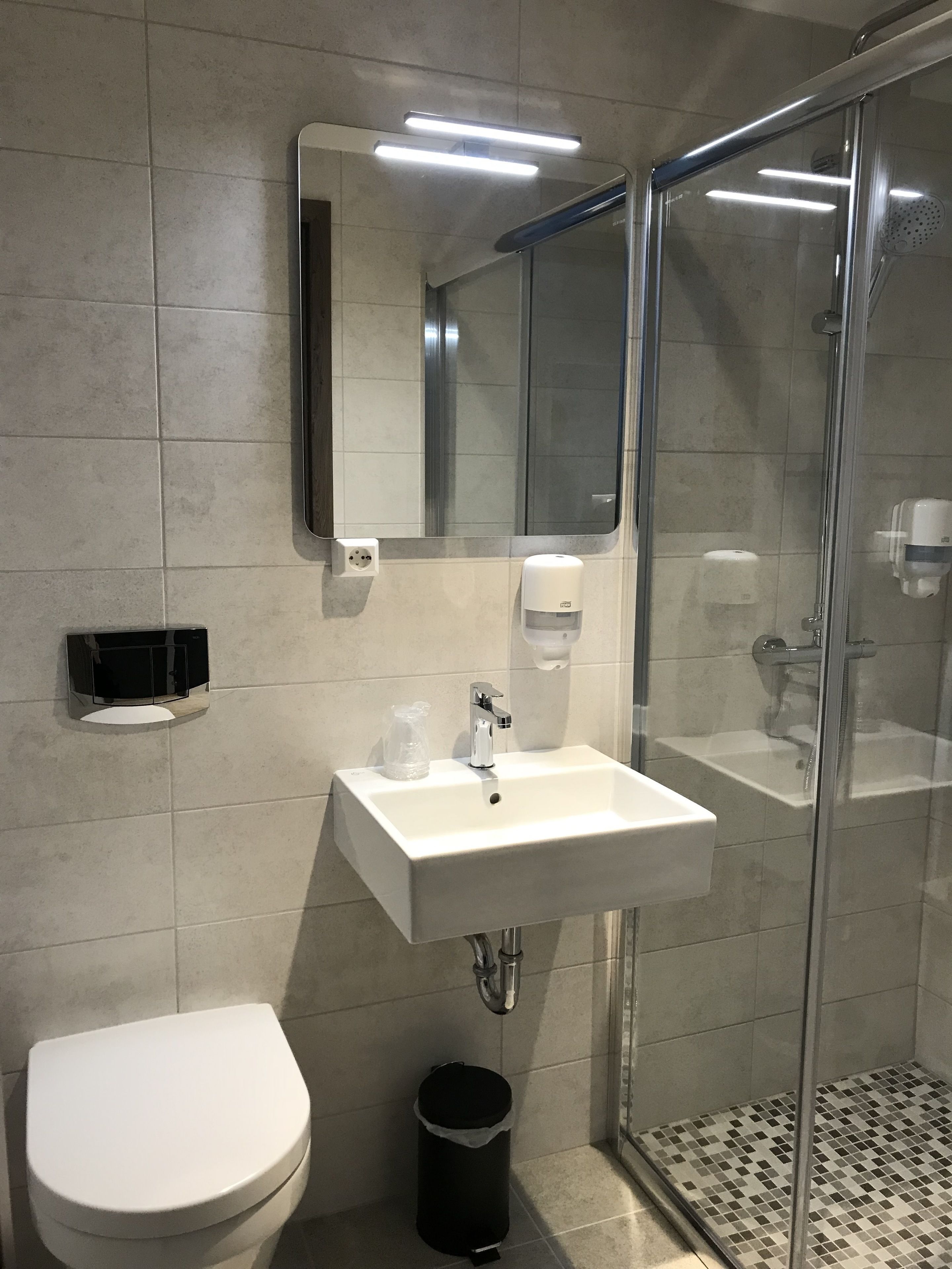 shower, hydromassage showerhead, hair dryer, heated floors