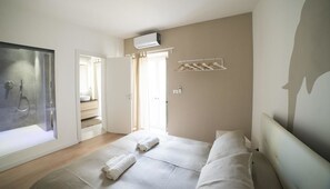 Deluxe Double Room (Elephant) | Soundproofing, free WiFi - Suite Dreams (Agrigento)