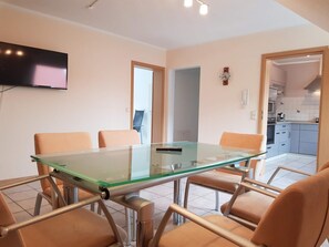 ทีวีจอแบน