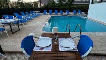 2 restaurants, breakfast, lunch, dinner served; local cuisine