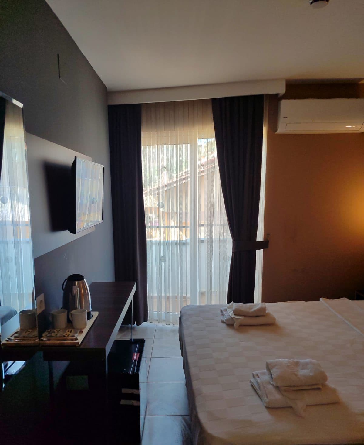 Habitació estàndard | Llençols de cotó egipci, roba de llit d'alta qualitat i minibar 