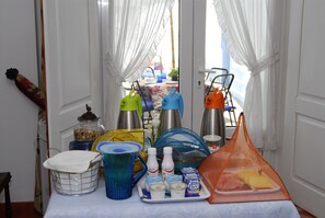 Desayuno bufé gratuito y diario