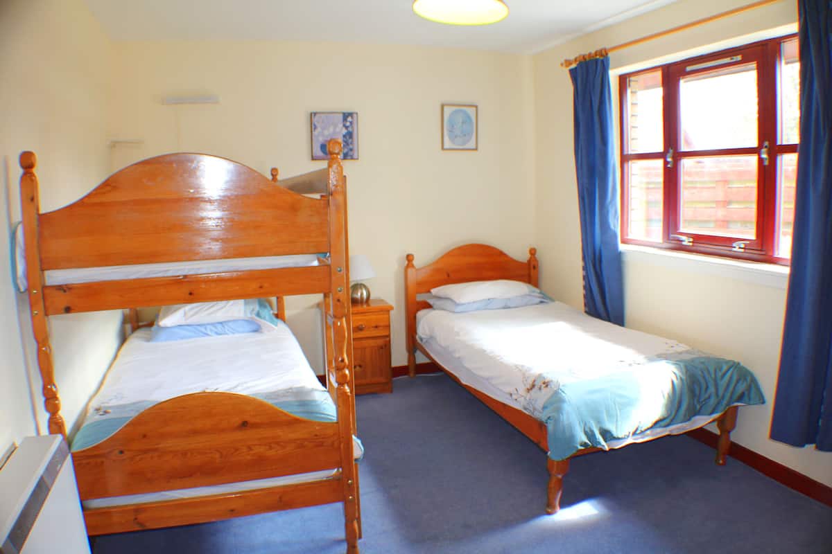 Bungalow, 2 Bedrooms (Eilrig) | Iron/ironing board, free cribs/infant beds, free WiFi, bed sheets