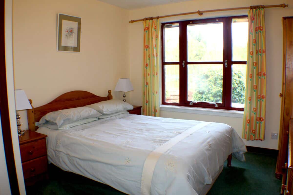 Bungalow, 4 Bedrooms (Lynwood) | Iron/ironing board, free cribs/infant beds, free WiFi, bed sheets