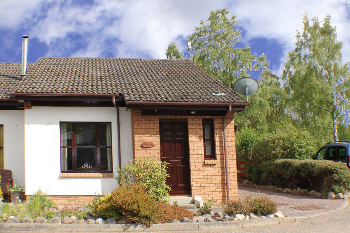 Bungalow, 2 Bedrooms (MacDui) | Garden view