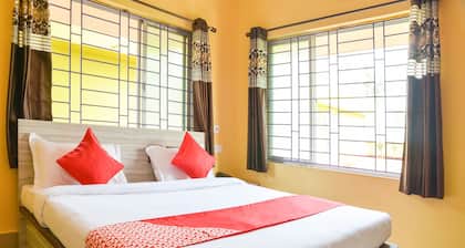 OYO 15679 Hotel Gloria