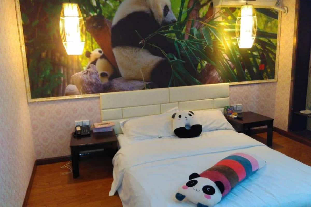 Standard Double Room | Desk, blackout drapes, free WiFi