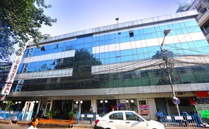 Property entrance - Hotel VIP International (Kolkata)