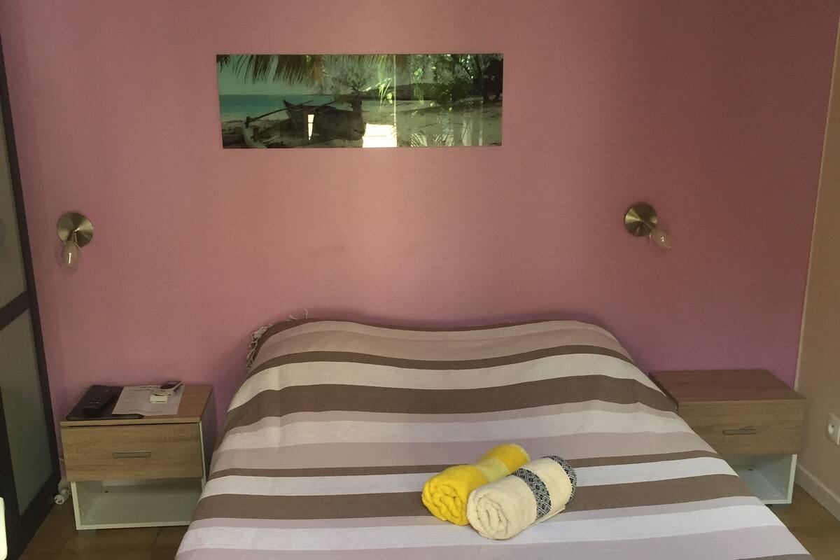 Habitación estándar, cocina básica (16) | 1 dormitorio, cortinas opacas, tabla de planchar con plancha