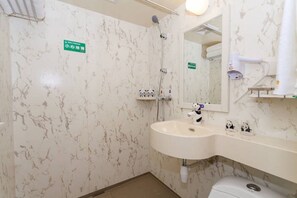 Dusche, kostenlose Toilettenartikel