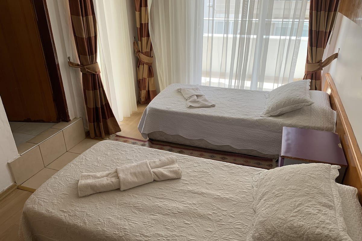 Standard Twin Room | WiFi (free), bed sheets