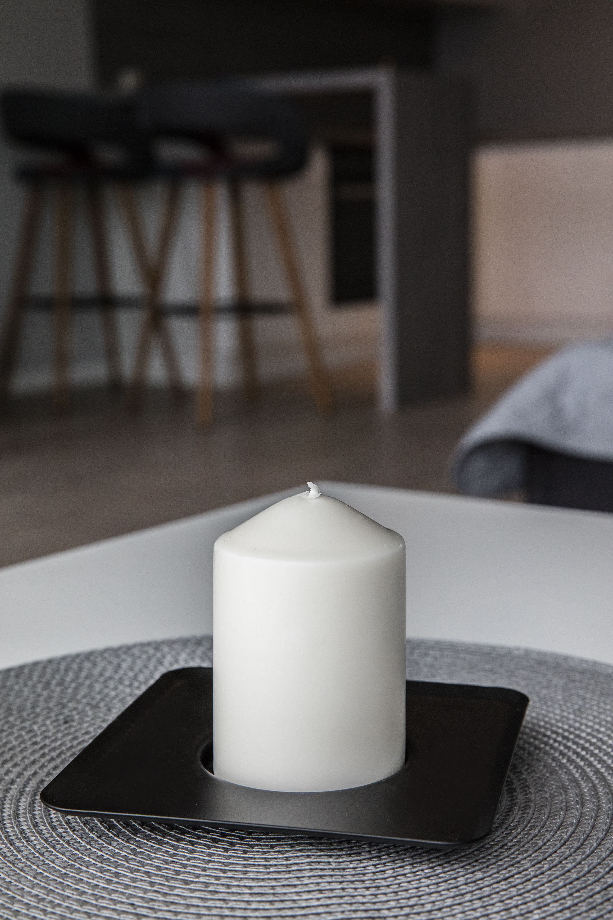 studio suite | living area | flat-screen tv