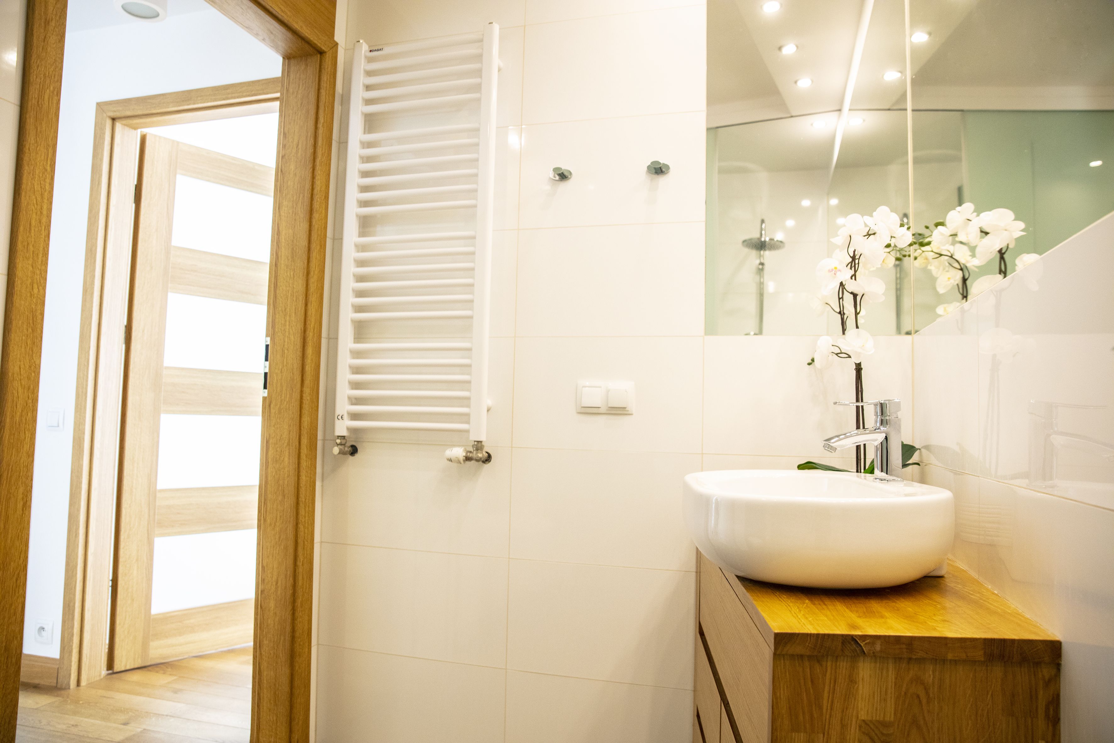 Apartemen Deluks, 2 kamar tidur, menara | Kamar mandi | Pancuran hujan, perlengkapan mandi gratis, pengering rambut, dan handuk