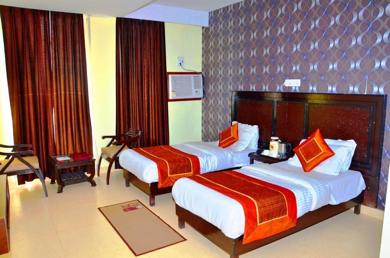 Soundproofing, rollaway beds, free WiFi, bed sheets