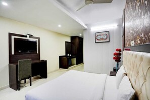 Habitación Deluxe con 1 cama matrimonial o 2 individuales, para no fumadores | Insonorización, camas extra, wifi gratis y ropa de cama