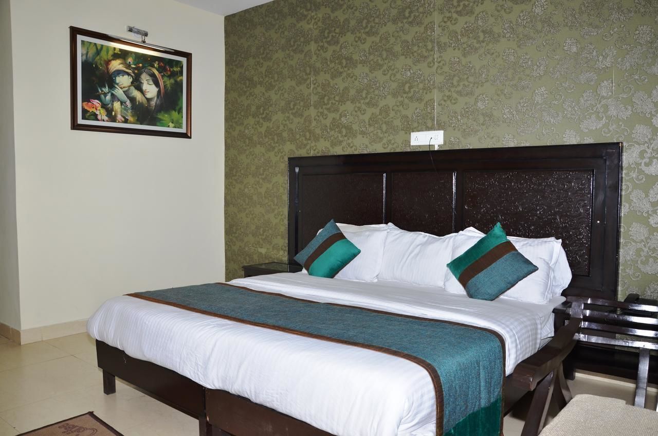 Soundproofing, rollaway beds, free WiFi, bed sheets