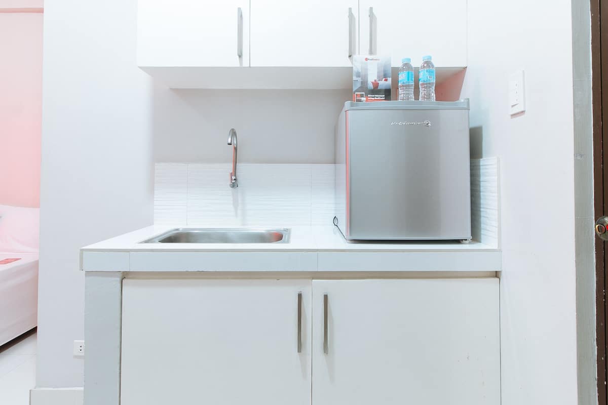 double room | desk, soundproofing, free wifi, bed sheets