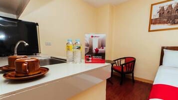 Premium bedding, desk, free WiFi