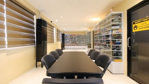 Interior detail - RedDoorz @ Hotel Rosemarie (Pasay)