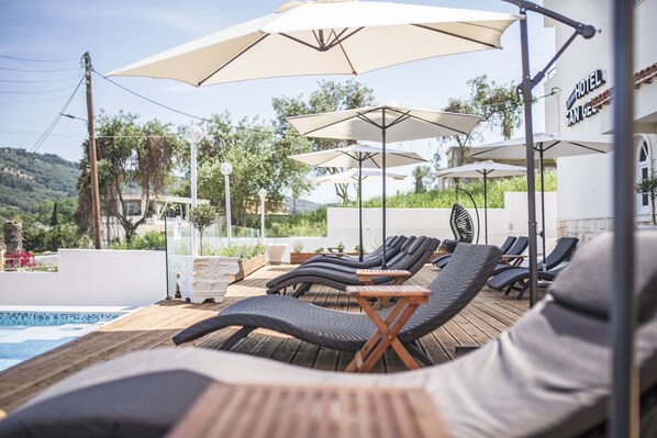 Piscine extérieure (ouverte en saison)