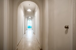 1 chambre, coffres-forts dans les chambres, bureau