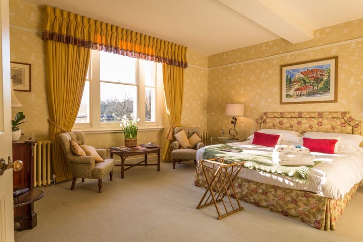 Luxury Double Room, Garden View (Walnut)