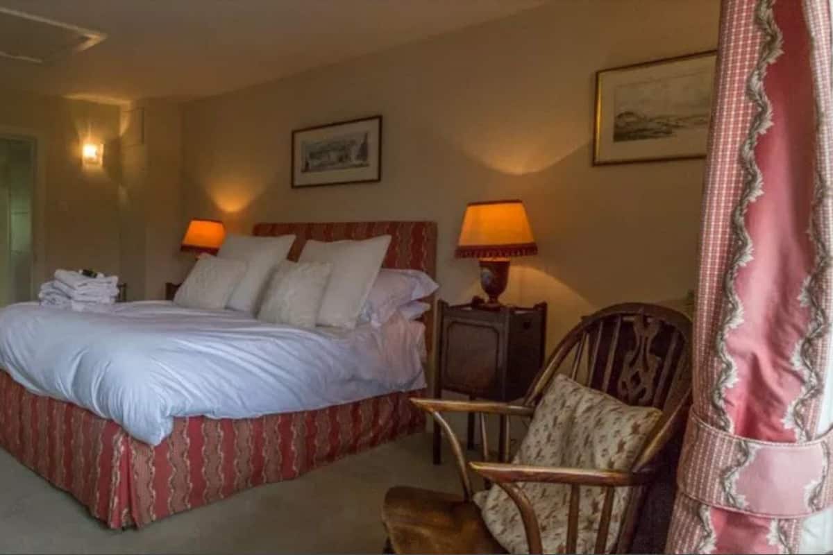 Luxury Double Room, Garden View (Chestnut)