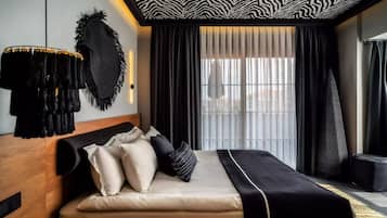 Habitación doble, vista al jardín | Sábanas de algodón egipcio, ropa de cama de alta calidad y edredón