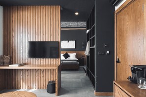 City Studio Suite | Egyptian cotton sheets, premium bedding, down comforters - The Local House Alaçatı (Cesme)