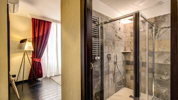 Habitación, hidromasaje | Baño | Regadera, regadera tipo lluvia, amenidades de baño gratuitas