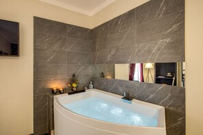 Jetted bathtub - PAX Hotel (Rome)