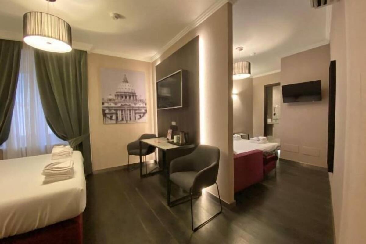 Premium bedding, in-room safe, desk, laptop workspace