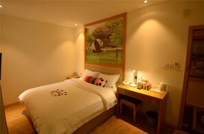 Quarto casal exclusivo | Escrivaninha, cortinas blackout, Wi-Fi de cortesia