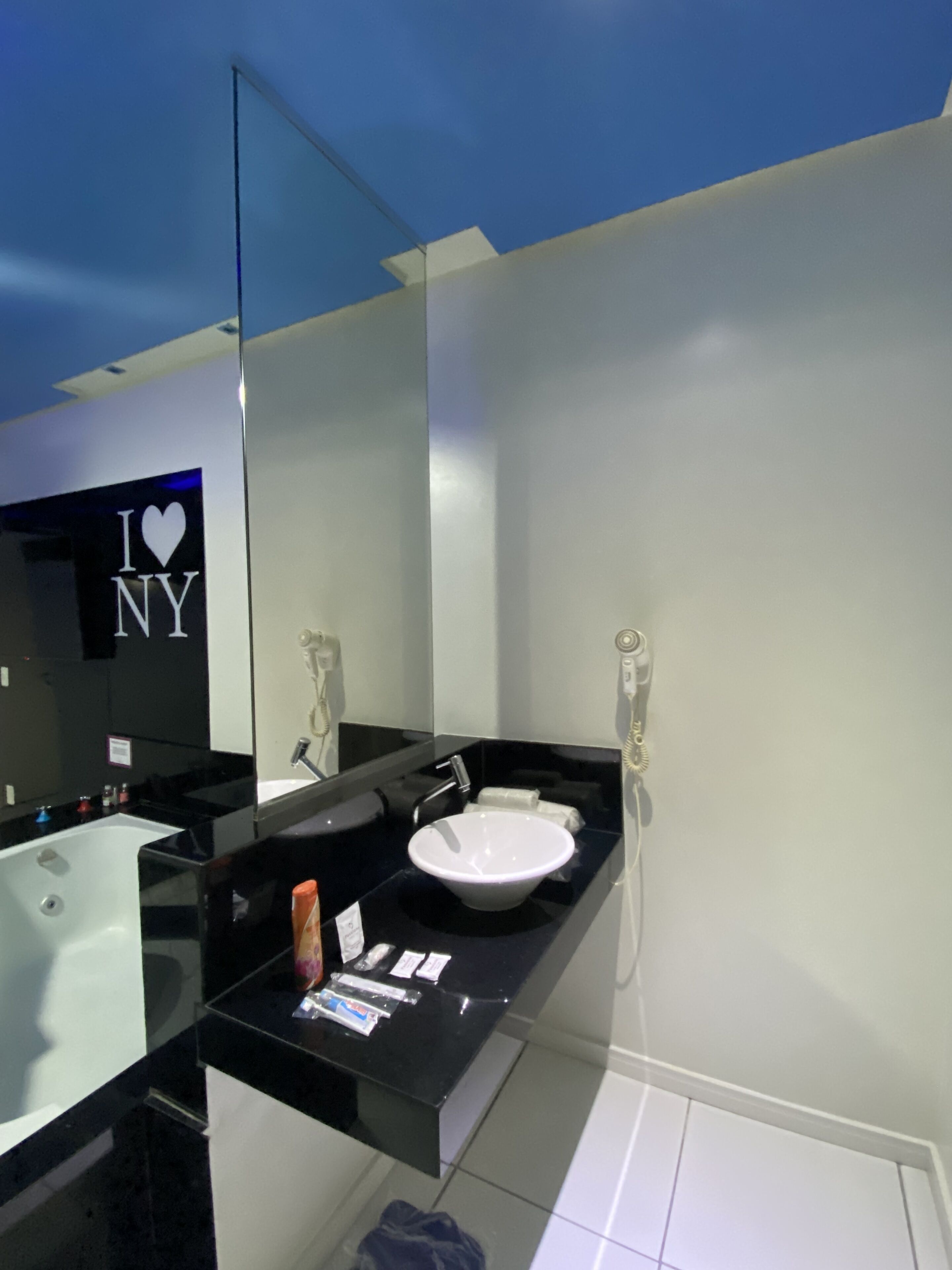 Luxury Double Room, 1 Bedroom, Hot Tub | Bathroom | Shower, free toiletries, hair dryer, bathrobes