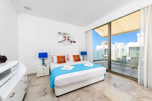 5 habitaciones, tabla de planchar con plancha, cunas y wifi gratis 