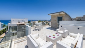 Unclassified image, 2 of 29, button - Villa Mare Lombardi (Paralimni)