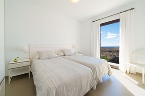 3 bedrooms, iron/ironing board, Internet, bed sheets