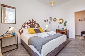 3 bedrooms, iron/ironing board, free WiFi, bed sheets